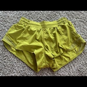 Lululemon Lulu hotty hot shorts size 10 great condition